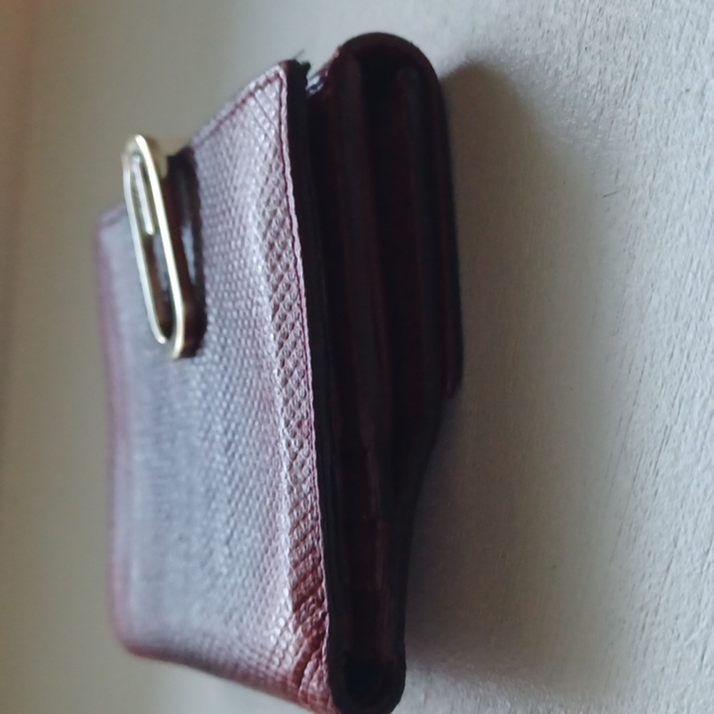 Vintage Gucci Red Compact Exotic Leather Wallet - Picture 5 of 17